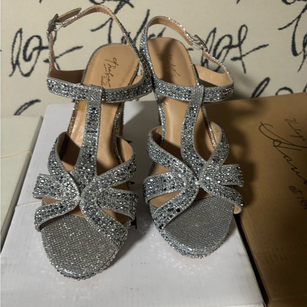 Thalia Sodi Womens VERRDA2 Fabric PEEP Toe Bridal Slingback Silver Size 9.5 - Picture 2 of 12
